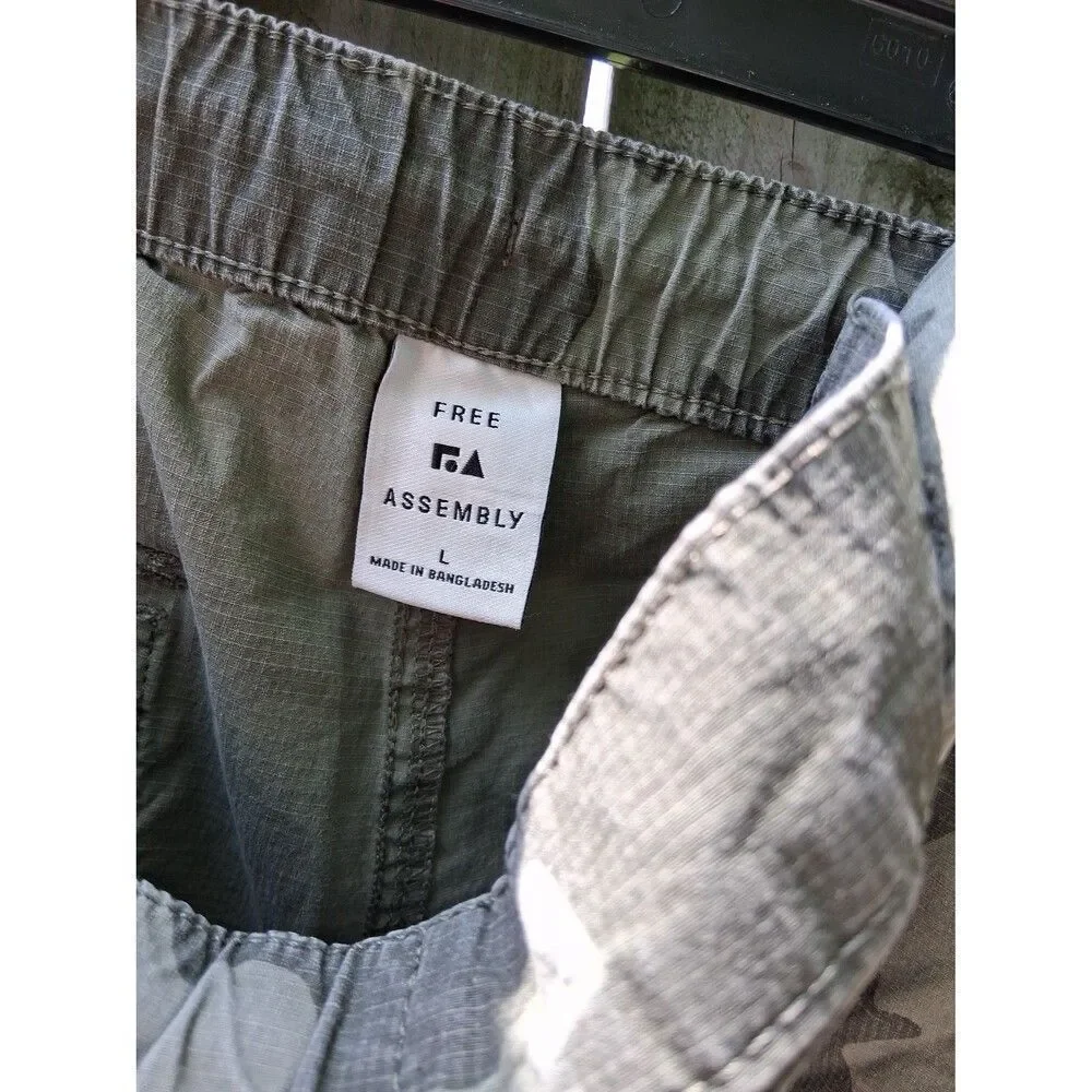 Free Assembly Cargo Shorts Green Camo Men's Size Large